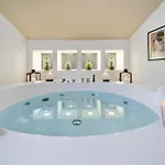 Ukiyo And 3* Cagliari